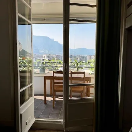 شقة Le Rooftop Calme Et Terrasse A 1 Minute De La Gare غرونوبل